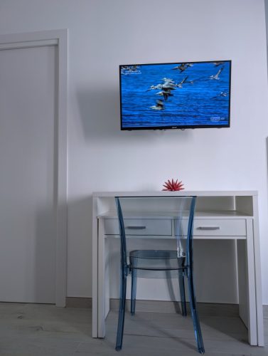 Portalaptop-e-tv-salotto-Sole-casadamorelipari
